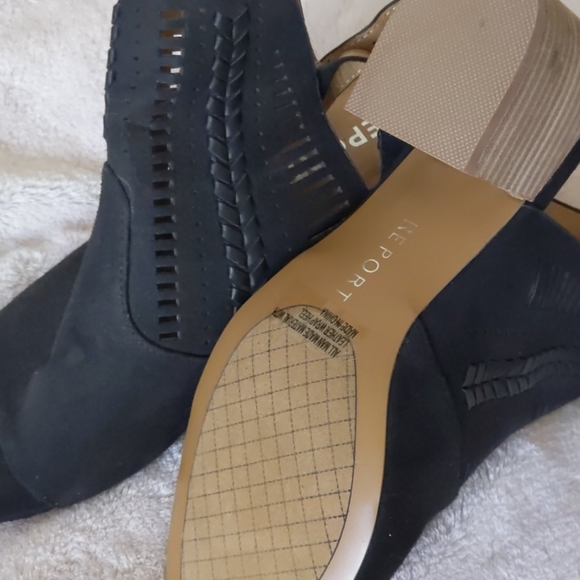 Black open toe booties - Picture 3 of 4